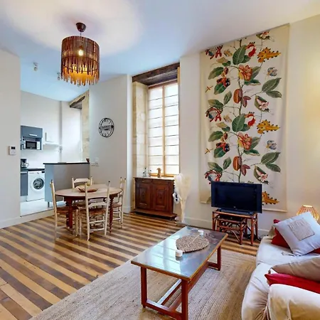 Historique & Confort Moderne, A Pied