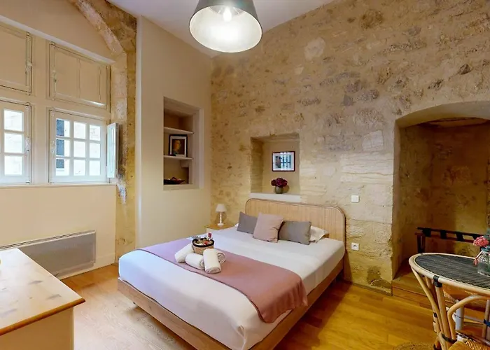 Apartment Historique & Confort Moderne, A Pied *